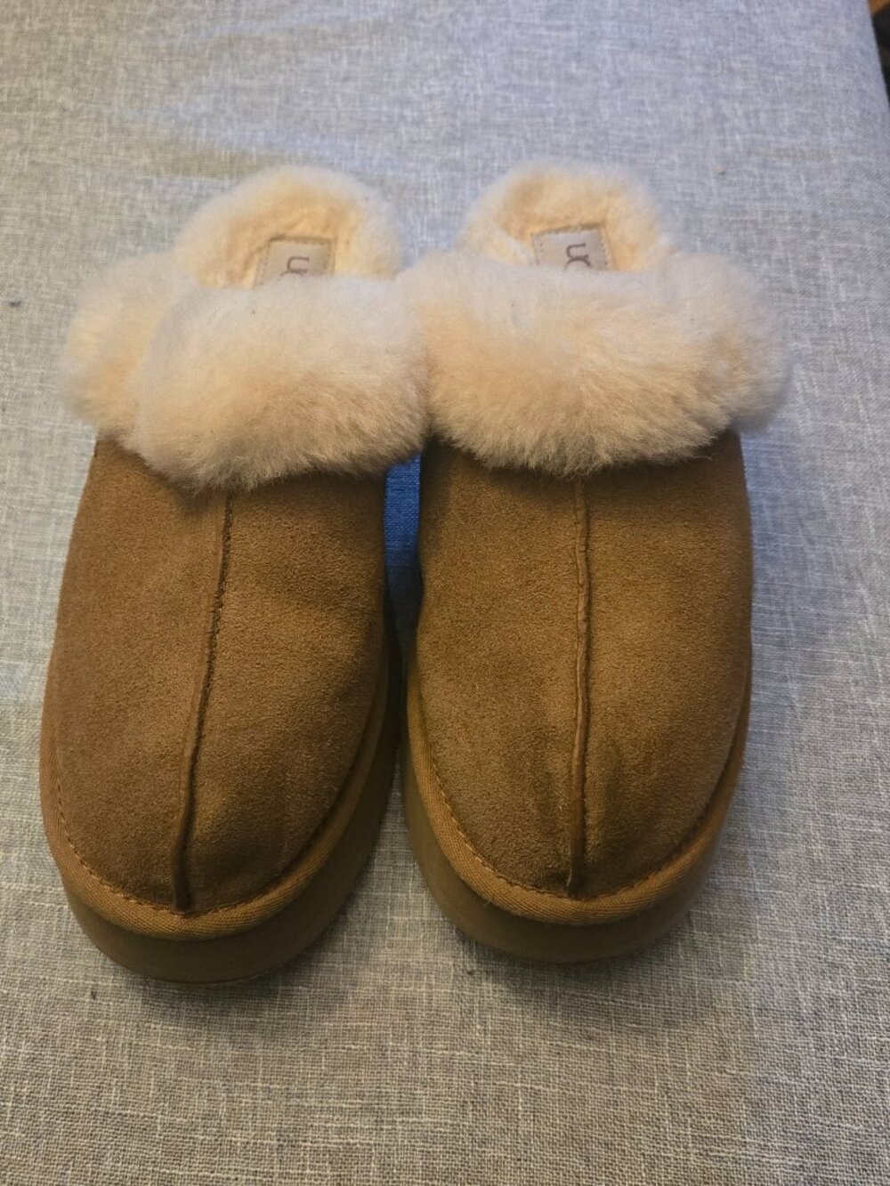 UGG Disquette Chestnut Suede Platform Slippers Women’s Size 10